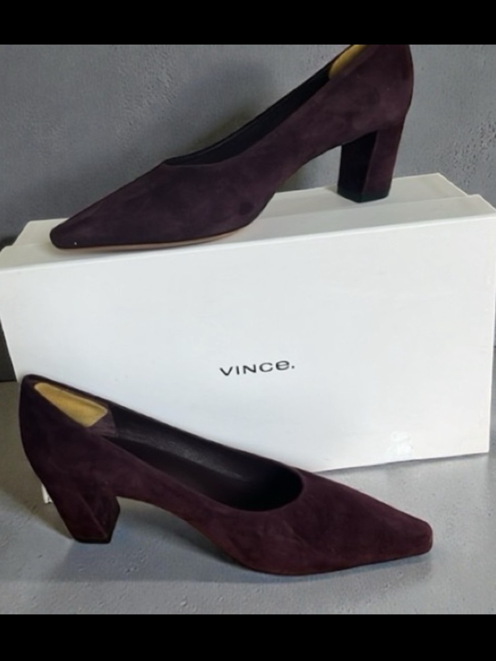 NEW Vince. Suede leather Pumps Heels in Dahlia Wine Vince box & Dust bag Sz 7